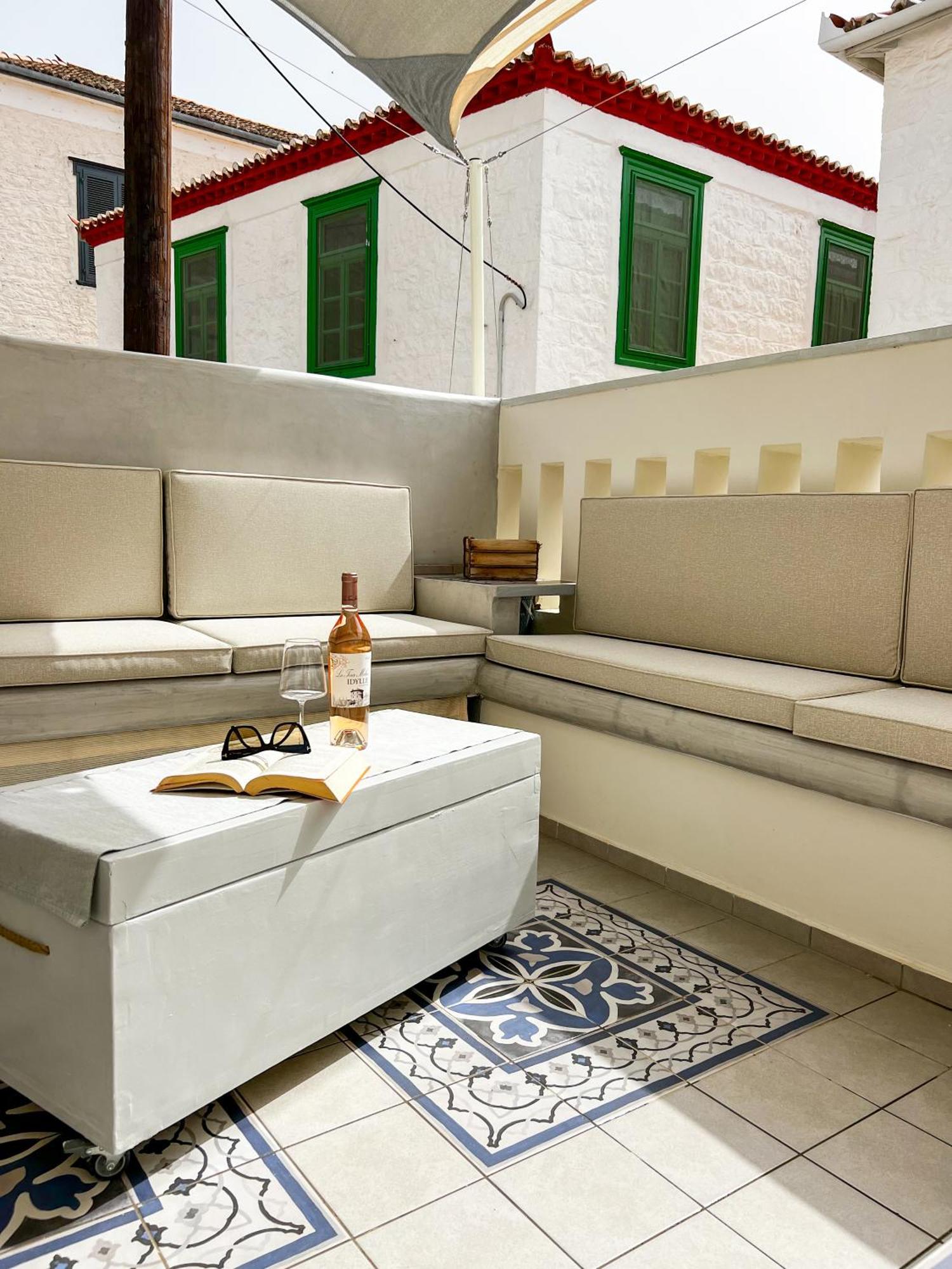 Pearl House Apartment ไฮดรา ภายนอก รูปภาพ